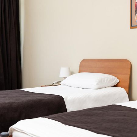 Hotel Luxor Pristina Kültér fotó